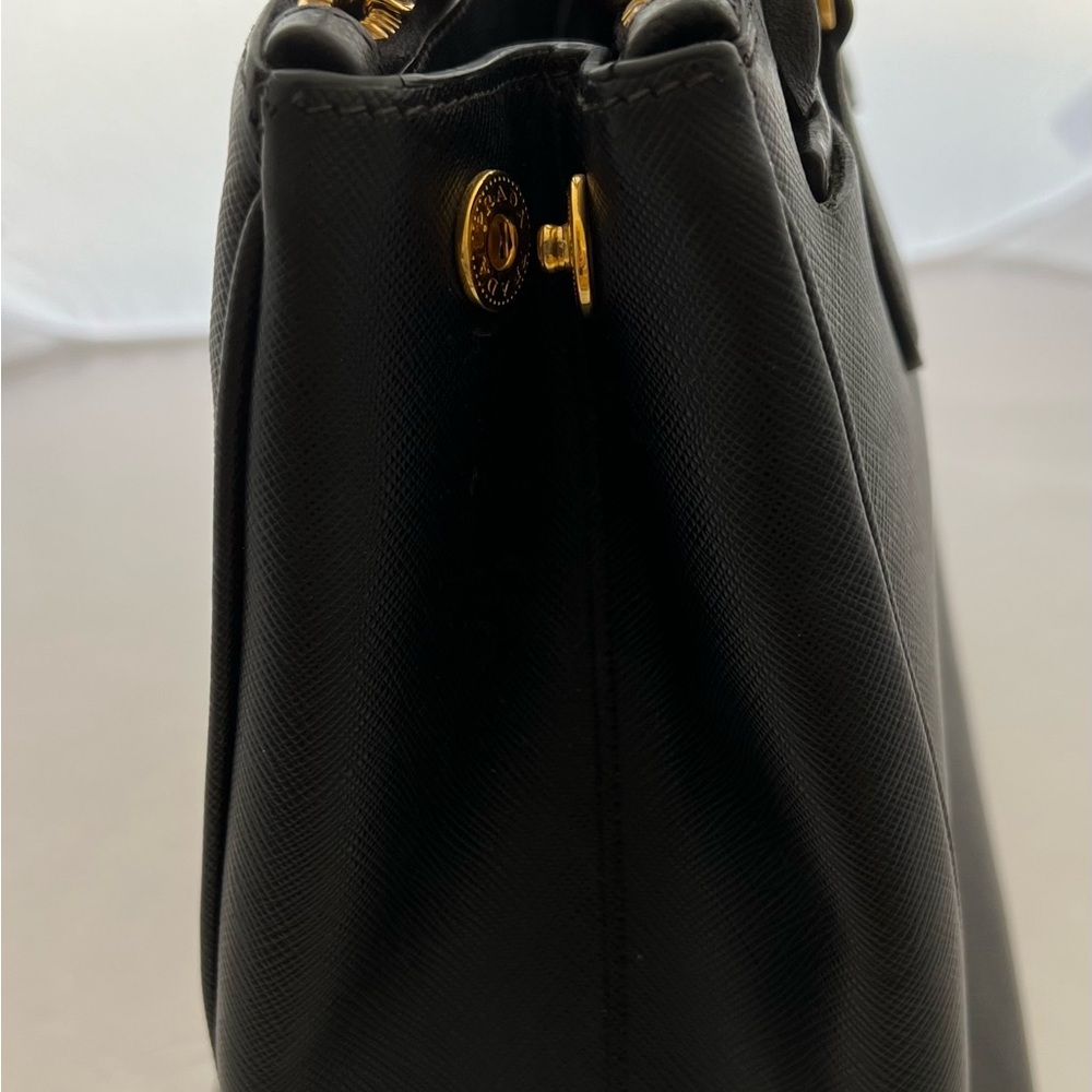 Large Prada Galleria Saffiano Black Leather Bag - Picture 3 of 16